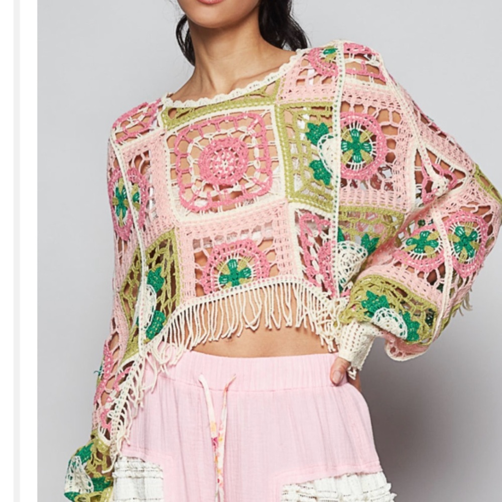 Pol NEW ONE SIZE Colorful Crochet Fringe top pink sweater